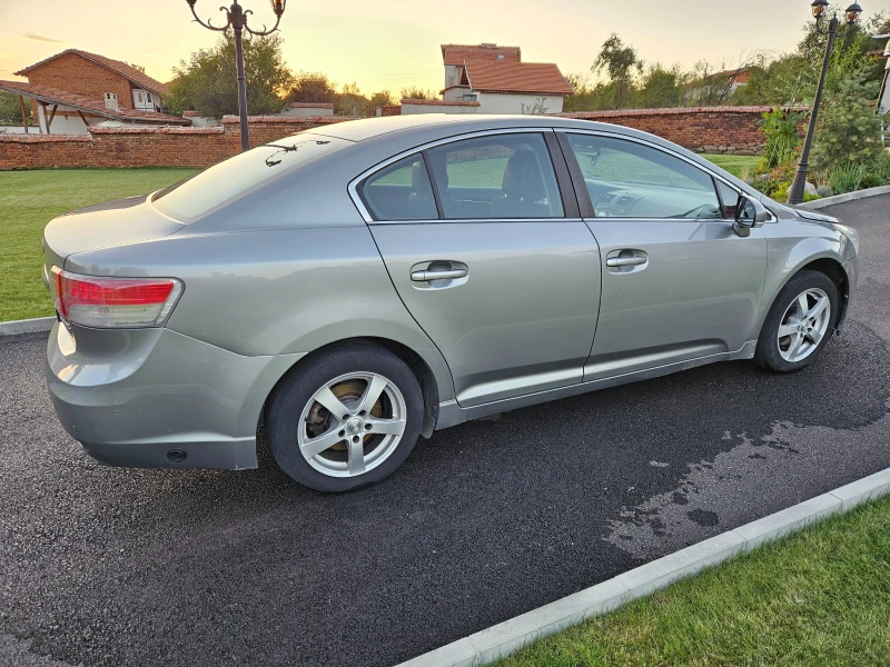 Toyota Avensis, снимка 5 - Автомобили и джипове - 48459726