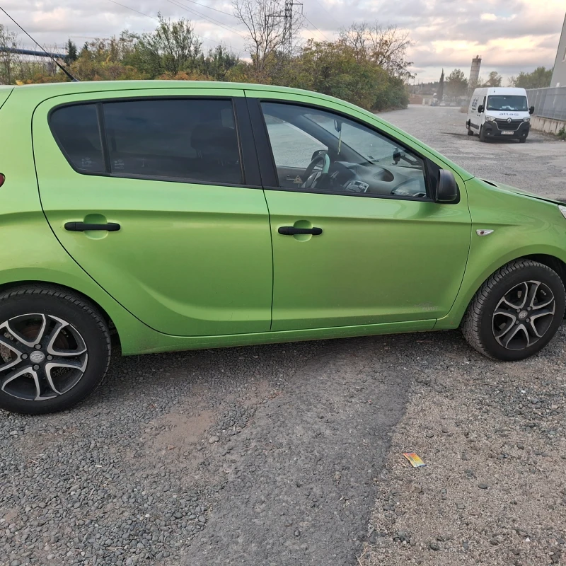 Hyundai I20, снимка 4 - Автомобили и джипове - 52543743