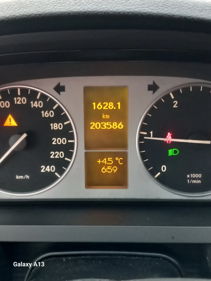 Mercedes-Benz B 200, снимка 5 - Автомобили и джипове - 52882269