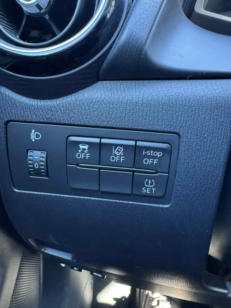 Mazda 2 1.5, снимка 10 - Автомобили и джипове - 53145007