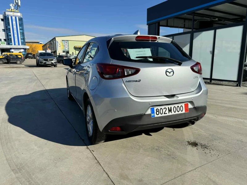 Mazda 2 1.5, снимка 4 - Автомобили и джипове - 53145007