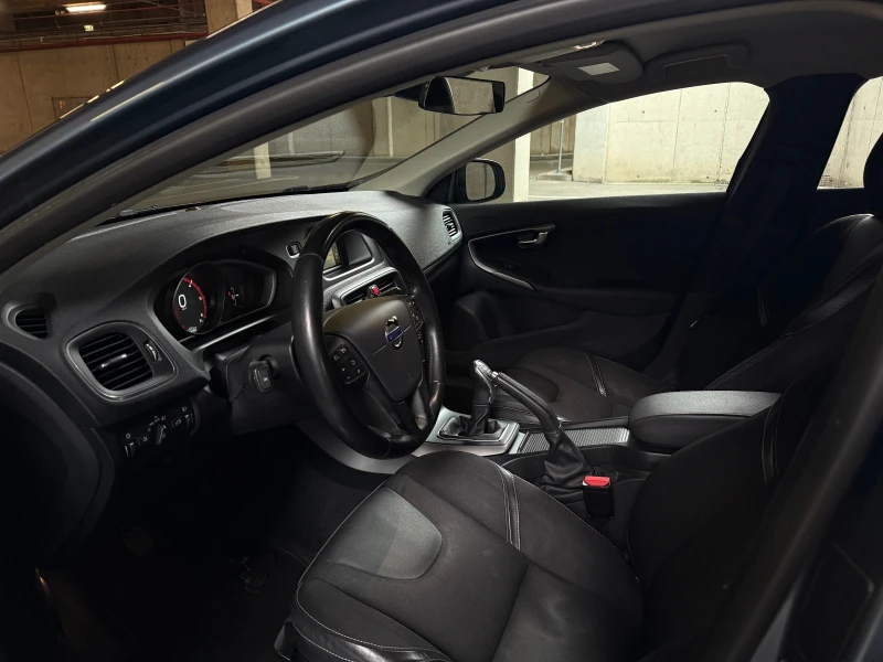 Volvo V40 НОВ ВНОС БЕЛГИЯ, снимка 7 - Автомобили и джипове - 53310706