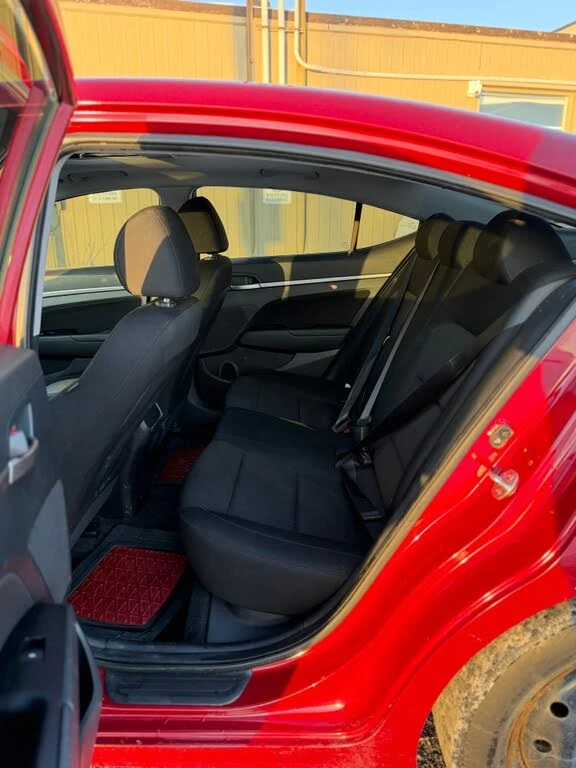 Hyundai Elantra Preferred FWD* АвтоКредит* (Цена до БГ) , снимка 16 - Автомобили и джипове - 53952846