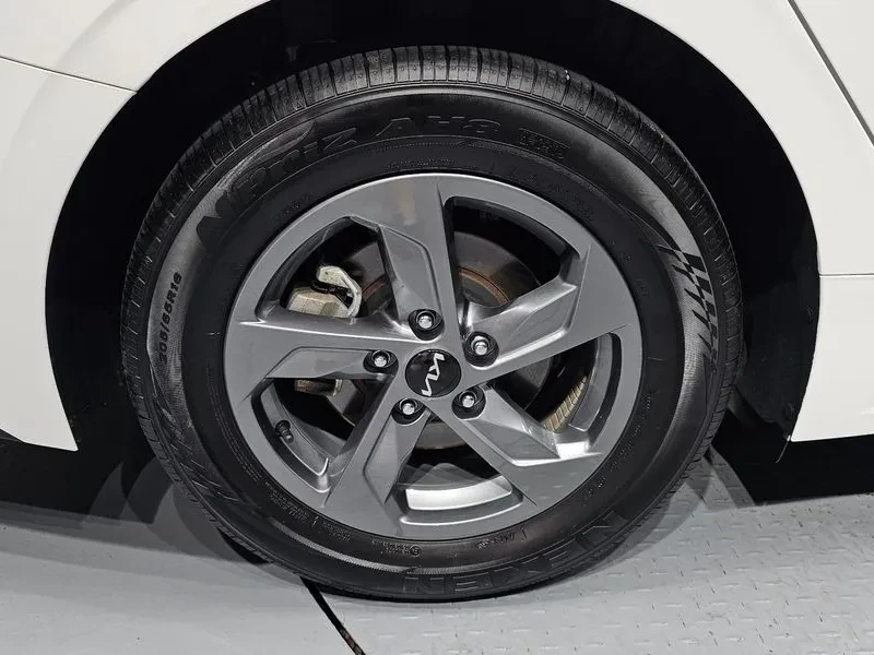 Kia K5 2.0 Lpi Trendy, снимка 5 - Автомобили и джипове - 55936253