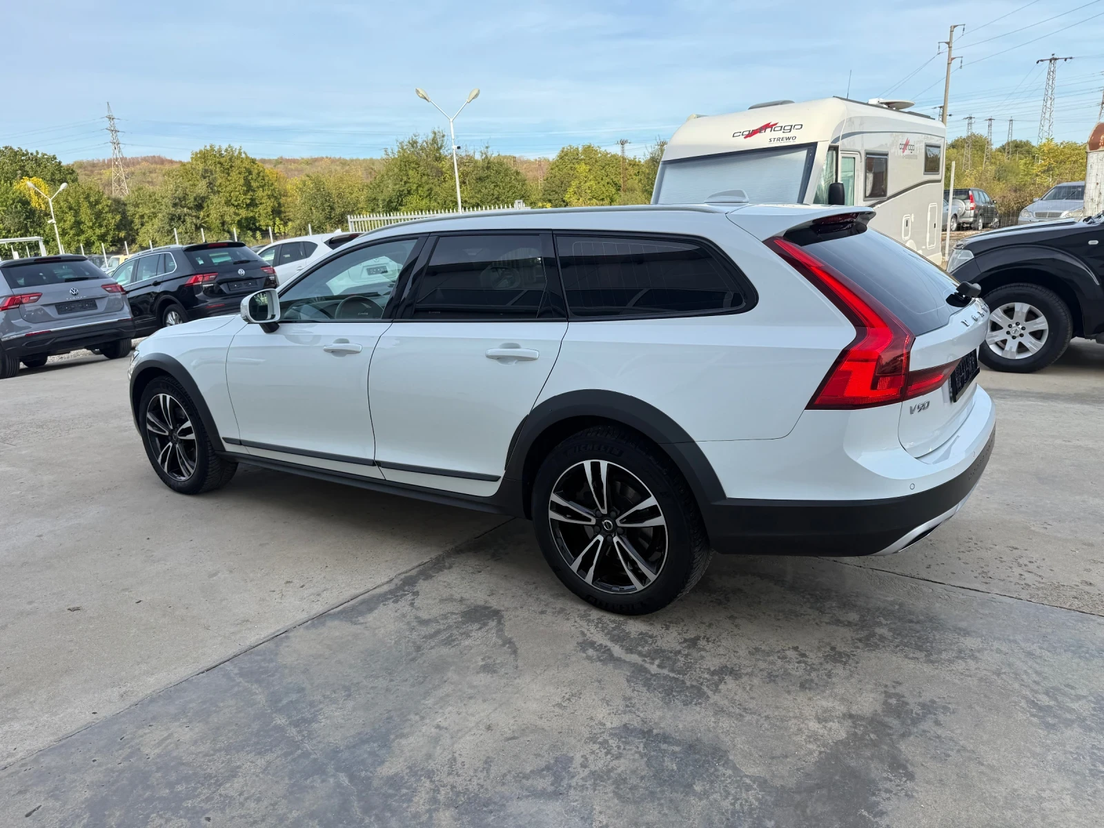 Volvo V90 Cross Country 2.0D* D4* AWD* Panorama* UNIKAT*  - изображение 4