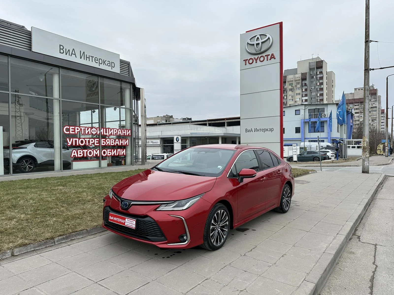 Toyota Corolla SDN 1.8 HEV Executive Plus | Mobile.bg — изображение 1
