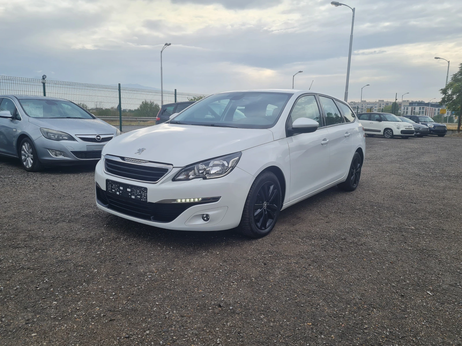 Peugeot 308 1.6HDI НАВИГАЦИЯ- ПЕРФЕКТНО - изображение 2