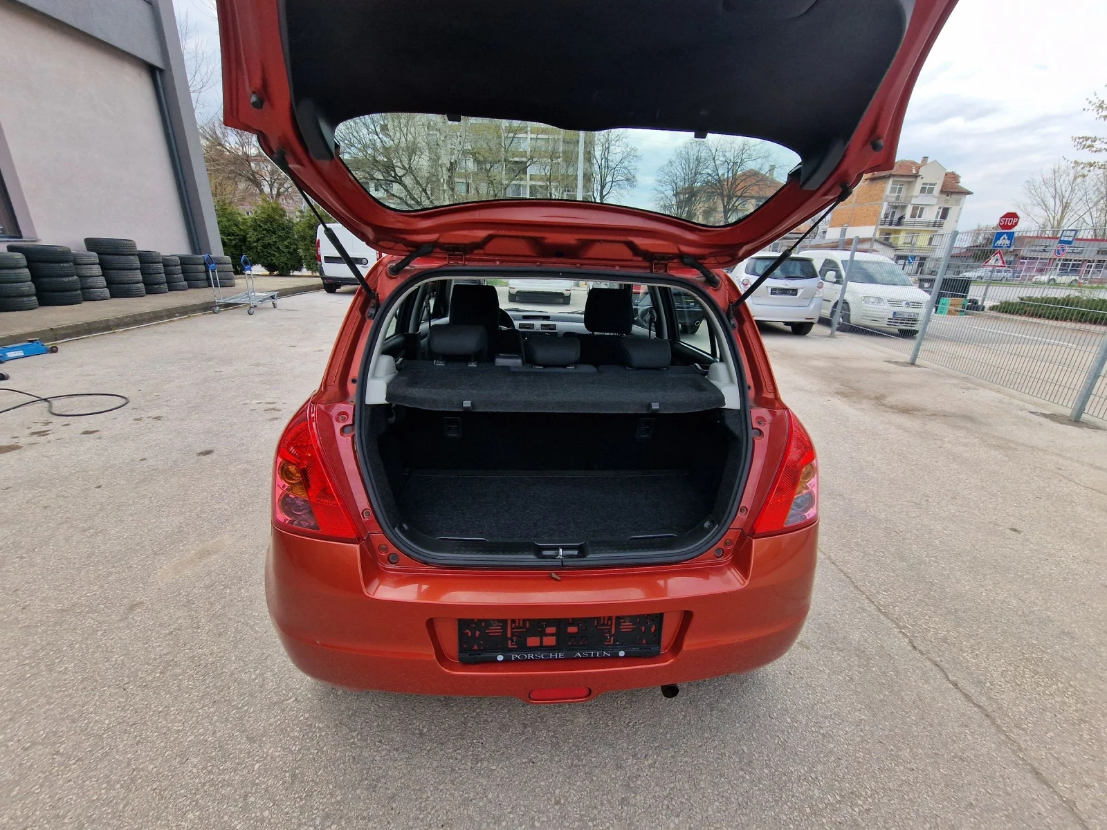Suzuki Swift Клима, снимка 7 - Автомобили и джипове - 53990368