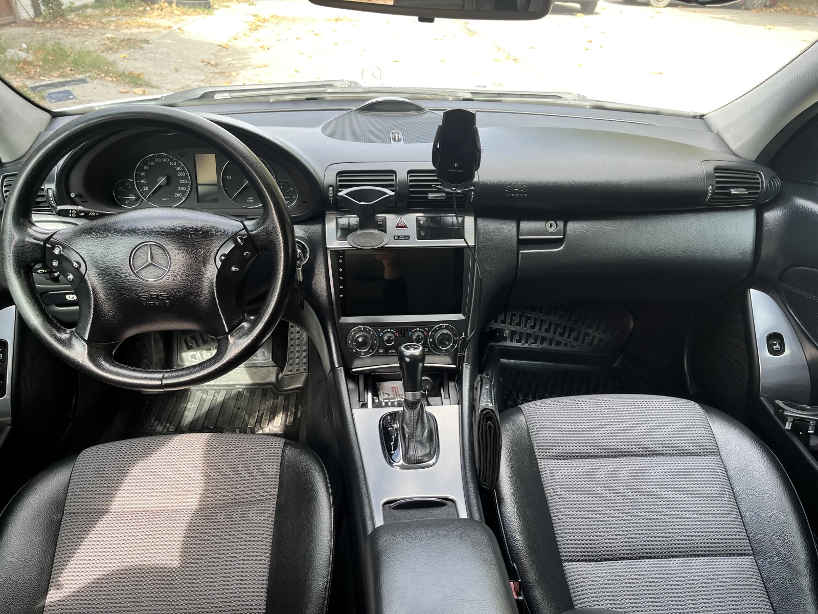 Mercedes-Benz C 220, снимка 6 - Автомобили и джипове - 54572375