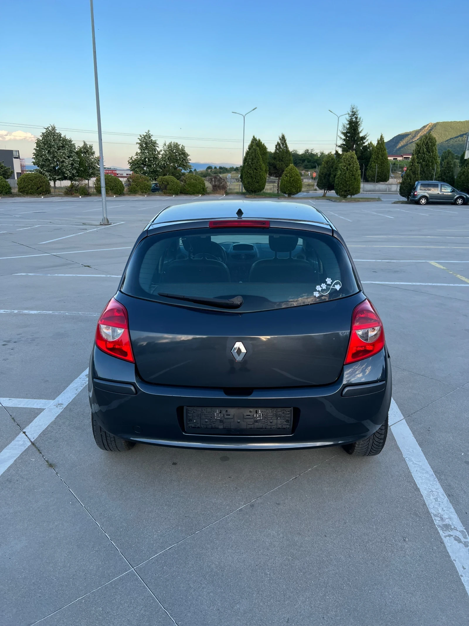 Renault Clio, снимка 6 - Автомобили и джипове - 54918441