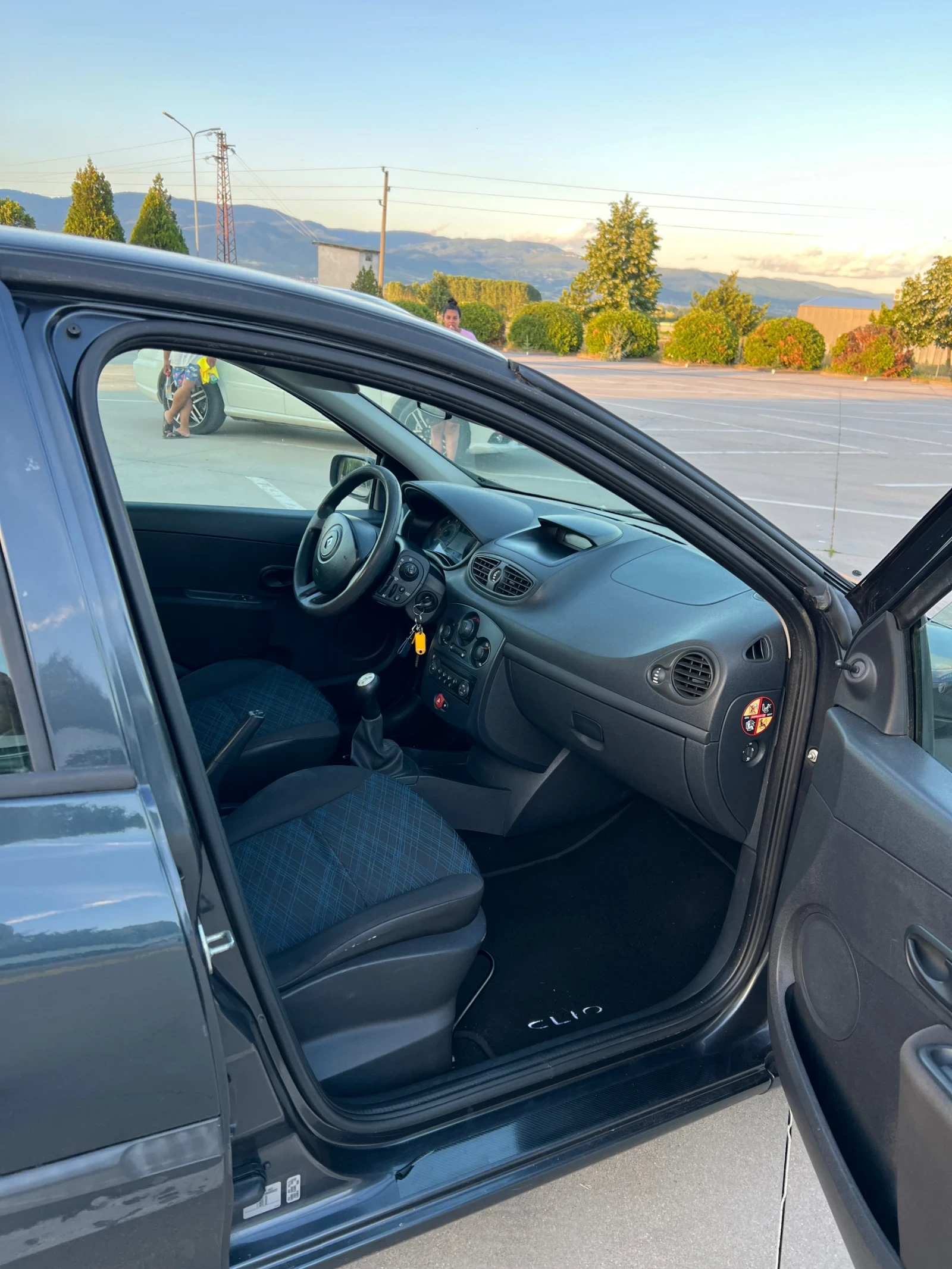 Renault Clio, снимка 8 - Автомобили и джипове - 54918441