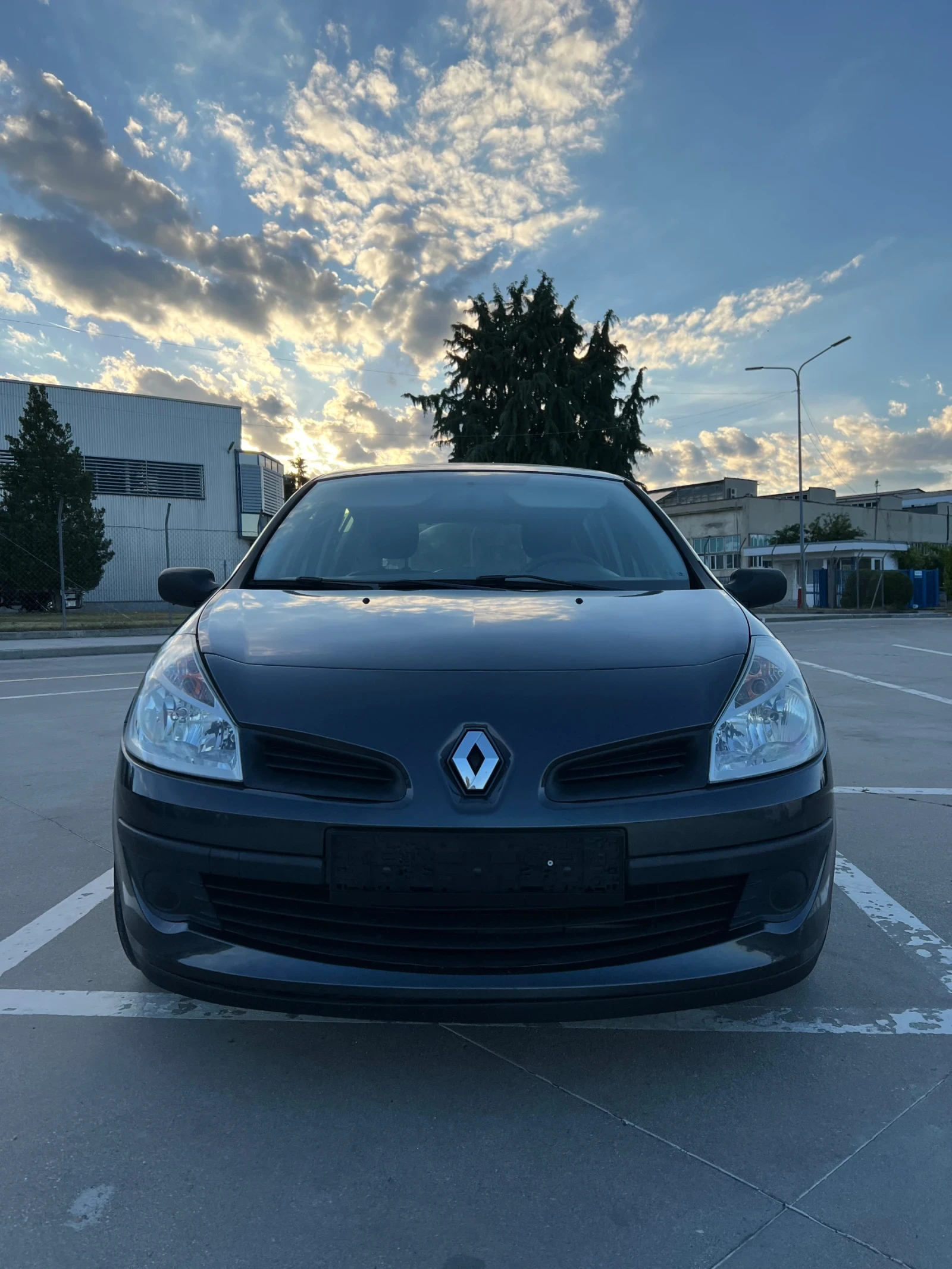 Renault Clio, снимка 3 - Автомобили и джипове - 54918441