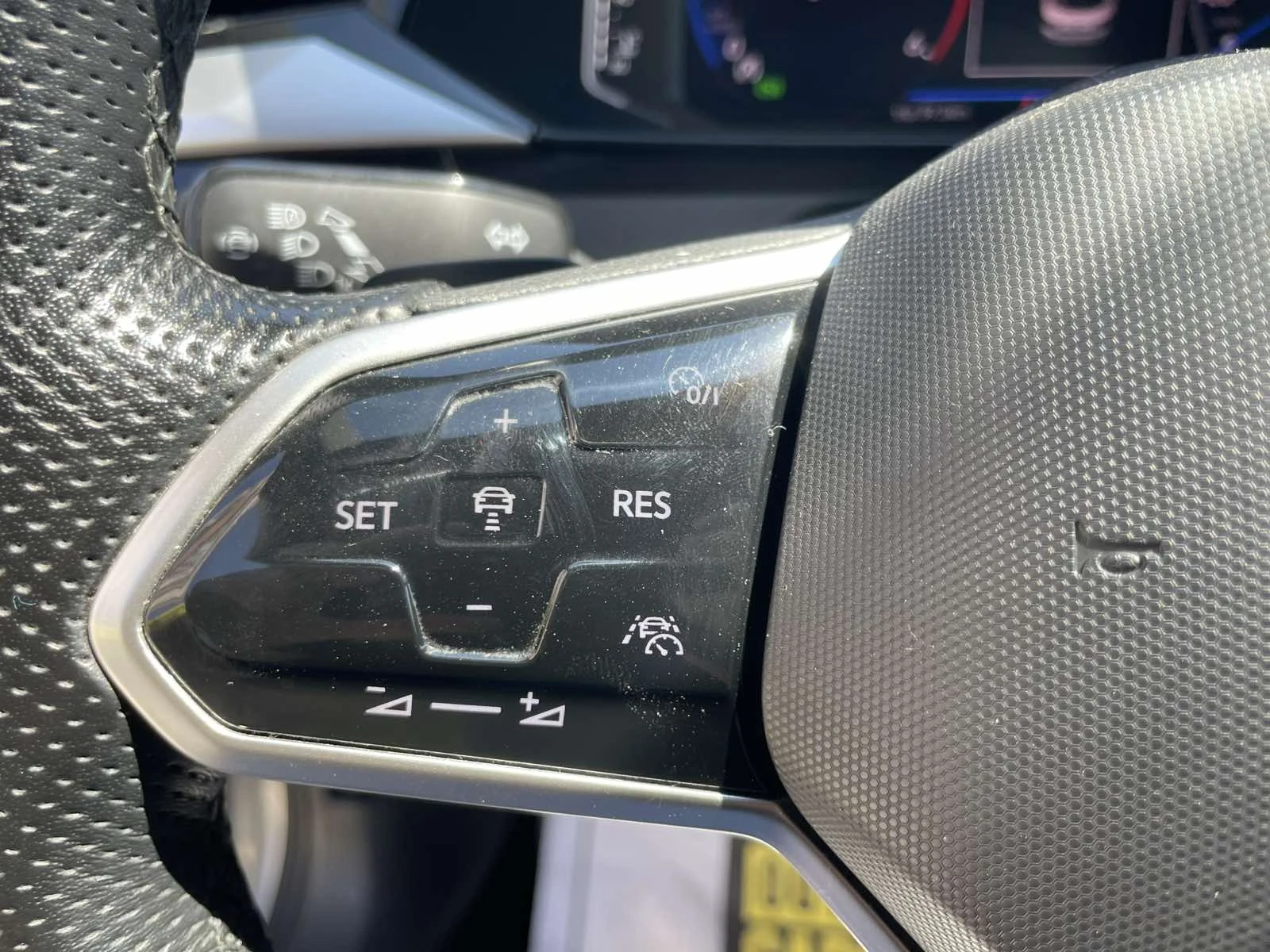 VW Arteon R-LINE Гаранция до 04.2029, снимка 11 - Автомобили и джипове - 55026888