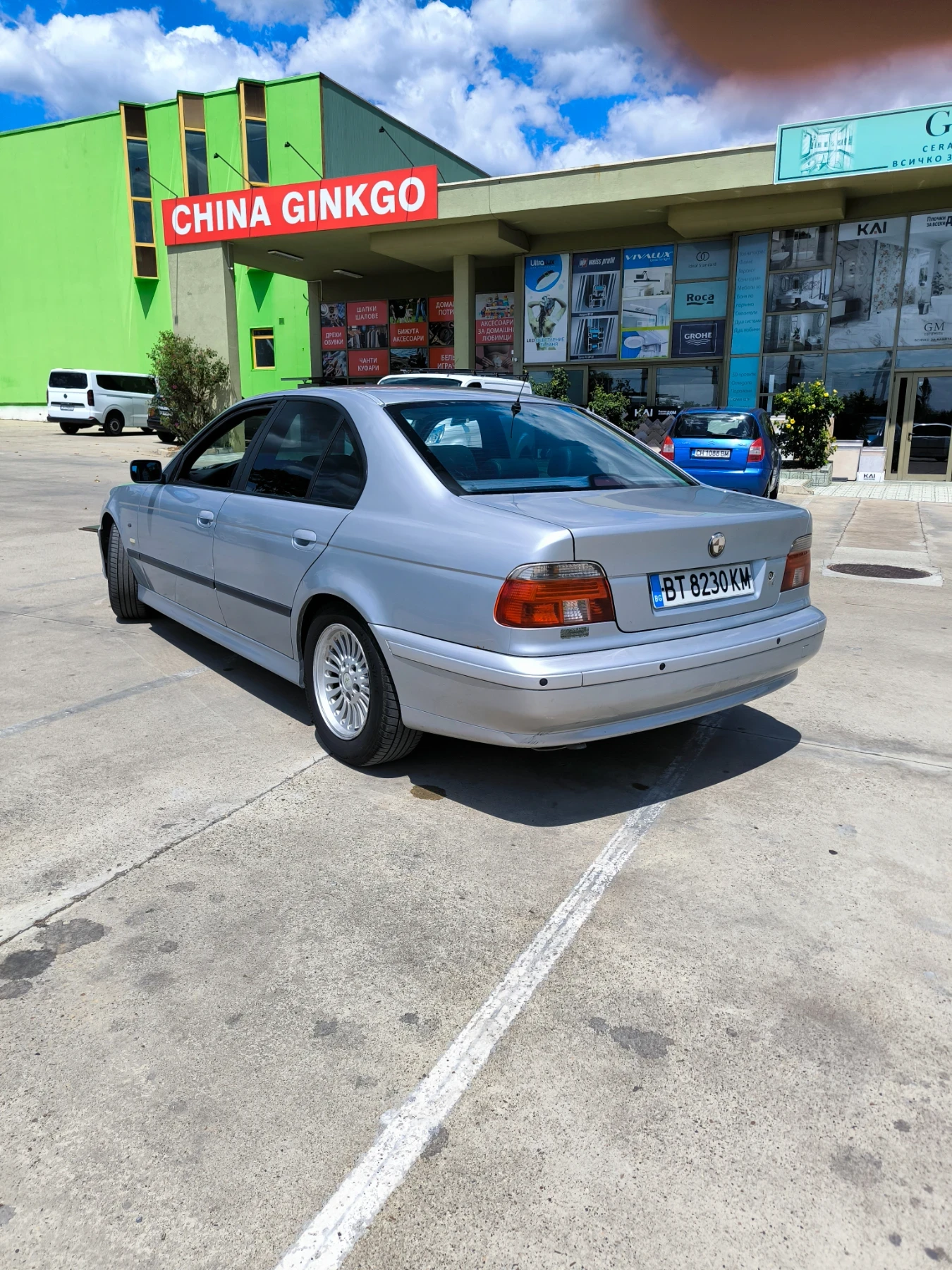 BMW 523 Колата има газова уредба , снимка 2 - Автомобили и джипове - 55592229