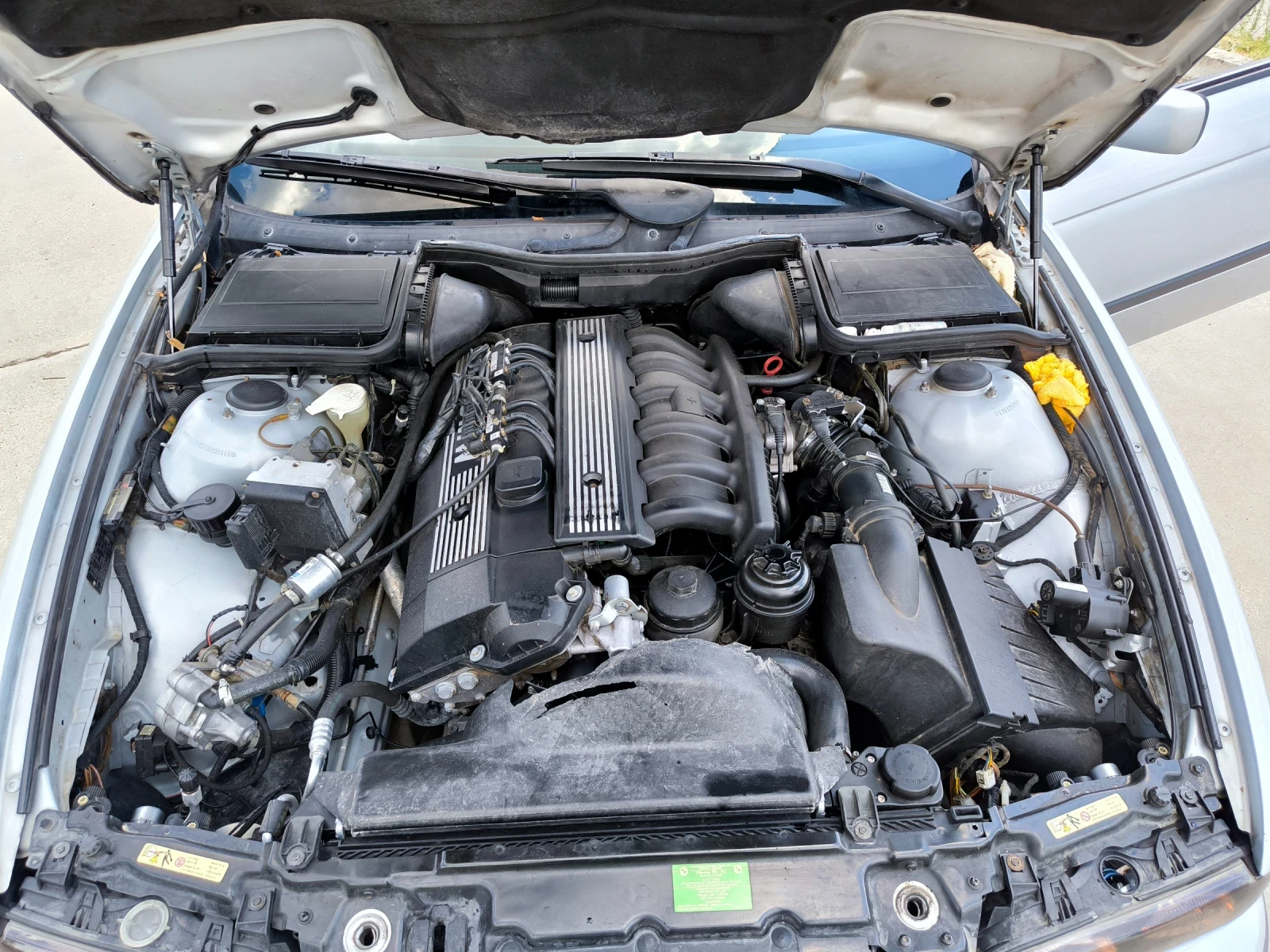 BMW 523 Колата има газова уредба , снимка 8 - Автомобили и джипове - 55592229