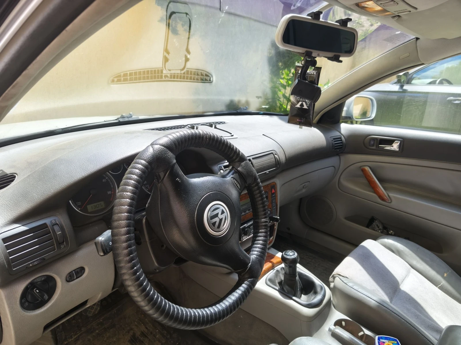 VW Passat 1.9 tdi, снимка 6 - Автомобили и джипове - 55836899