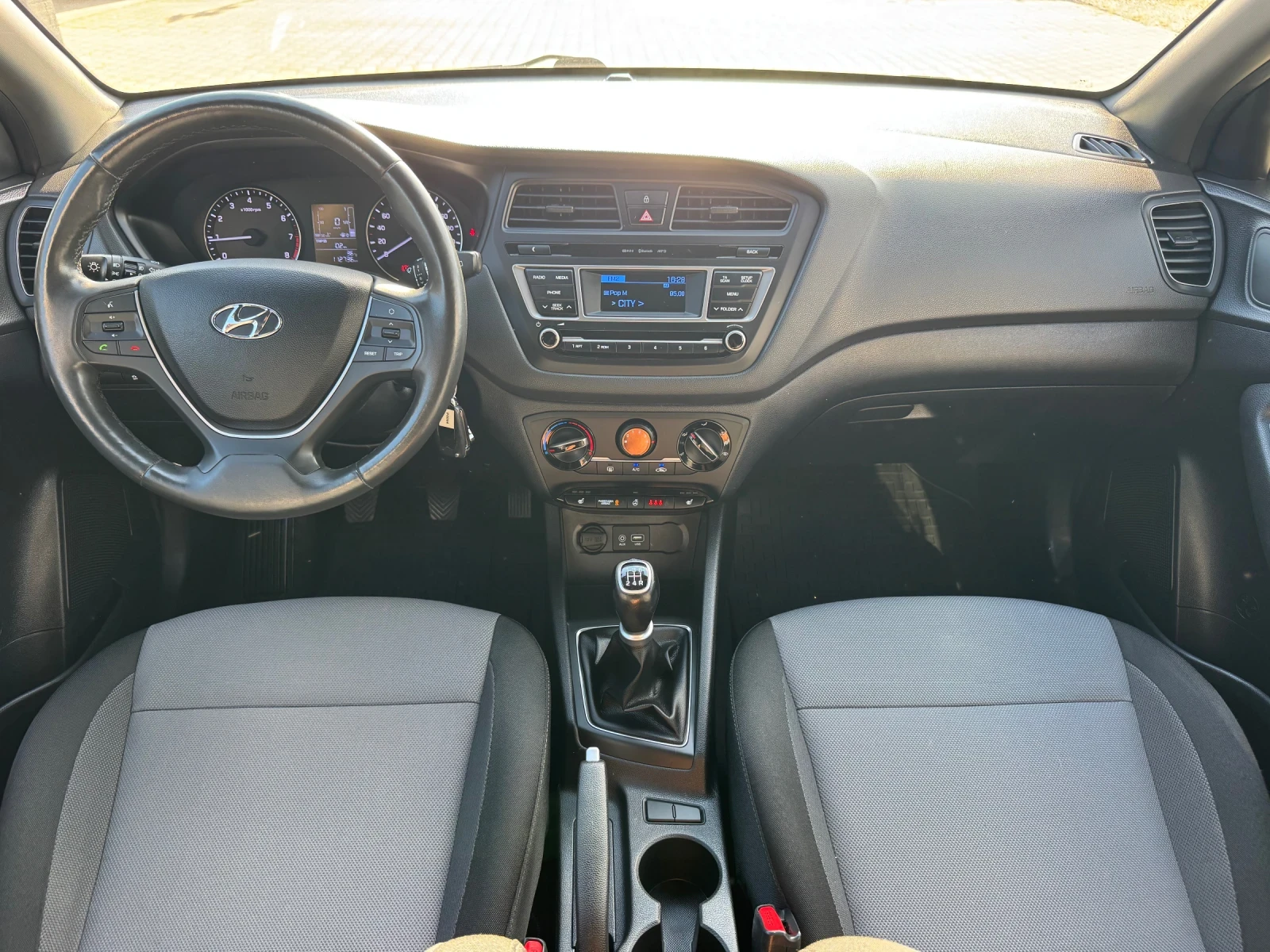 Hyundai I20 1.2i YES! | Mobile.bg � ����������� 12