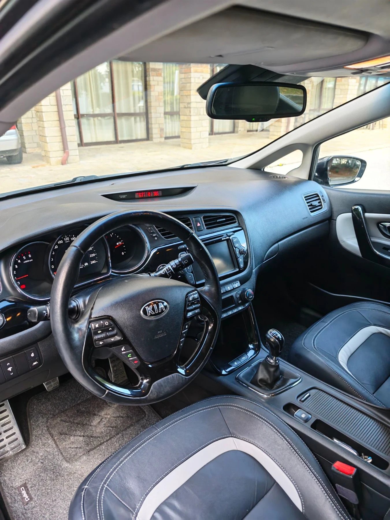 Kia Ceed Kia Ceed 1.6 GRDI 128к.с Premium , снимка 10 - Автомобили и джипове - 56221108