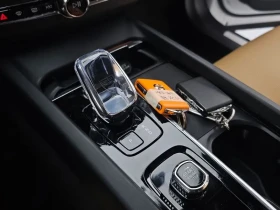 Volvo XC60 2Nd Generation T8 Ultimate Bright, снимка 8