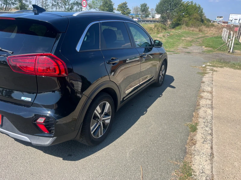 Kia Niro, снимка 6 - Автомобили и джипове - 52543081