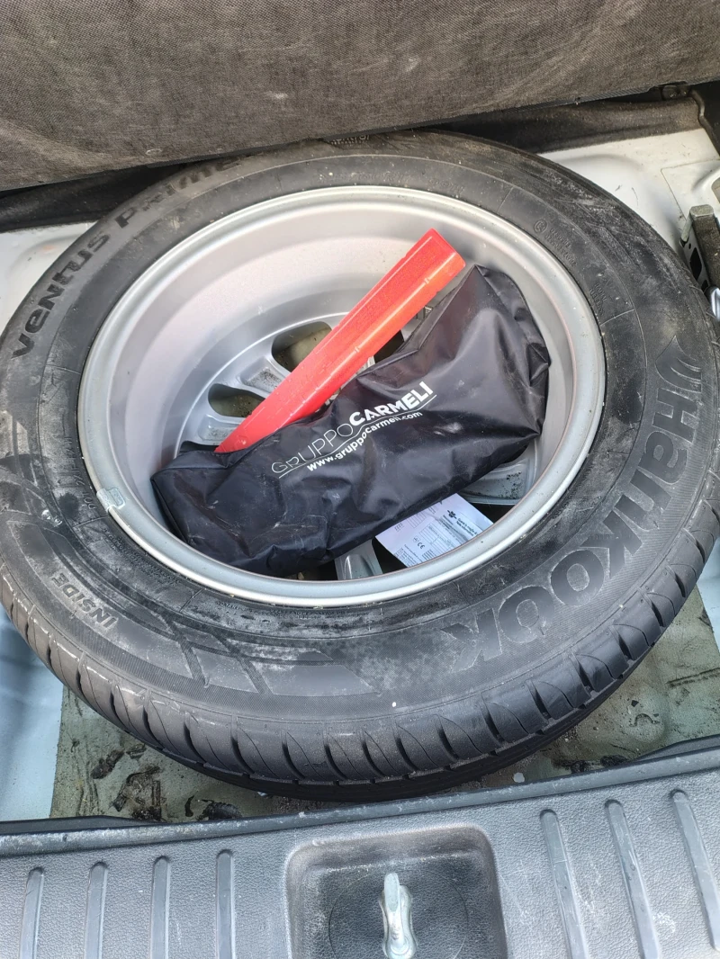 Hyundai Tucson 1.7 CRDI, снимка 14 - Автомобили и джипове - 52350536