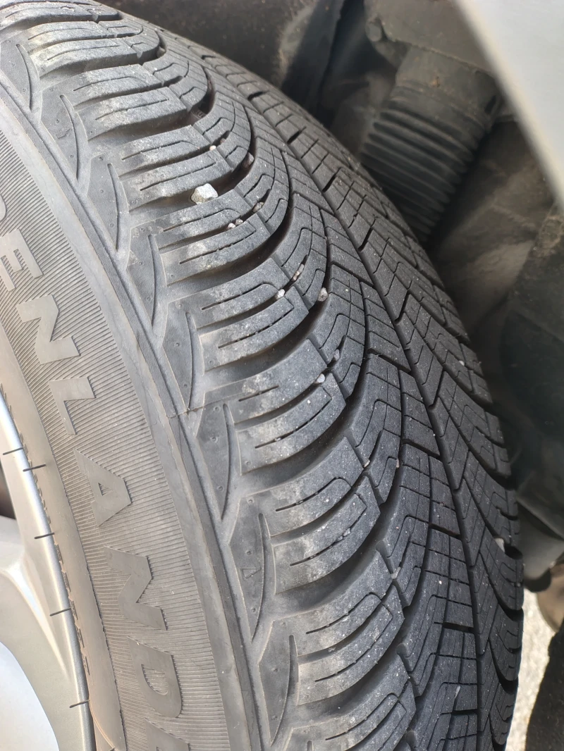 Hyundai Tucson 1.7 CRDI, снимка 10 - Автомобили и джипове - 52350536