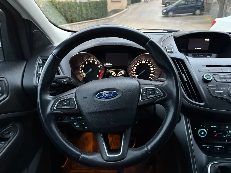 Ford Kuga 1.5 Ecoboost, снимка 8 - Автомобили и джипове - 52921195