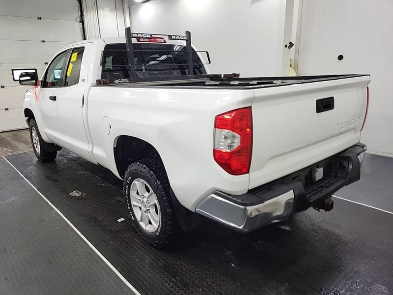 Toyota Tundra * SR5 CREW CAB STD BED * CARFAX * БЕЗ ПЪРВОНАЧАЛНА, снимка 4 - Автомобили и джипове - 53290610