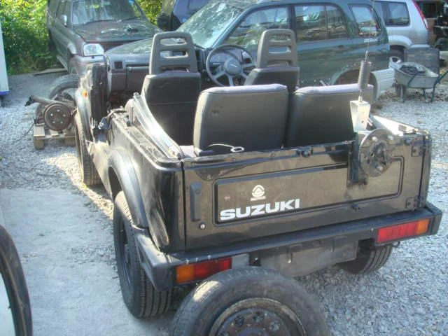 Suzuki Samurai 1.3, снимка 3 - Автомобили и джипове - 46834368