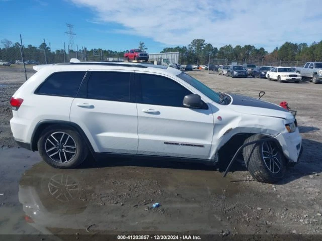 Jeep Grand cherokee TRAILHAWK* 8ZF* DISTRONIC* LINEASSIST* , снимка 12 - Автомобили и джипове - 49450432