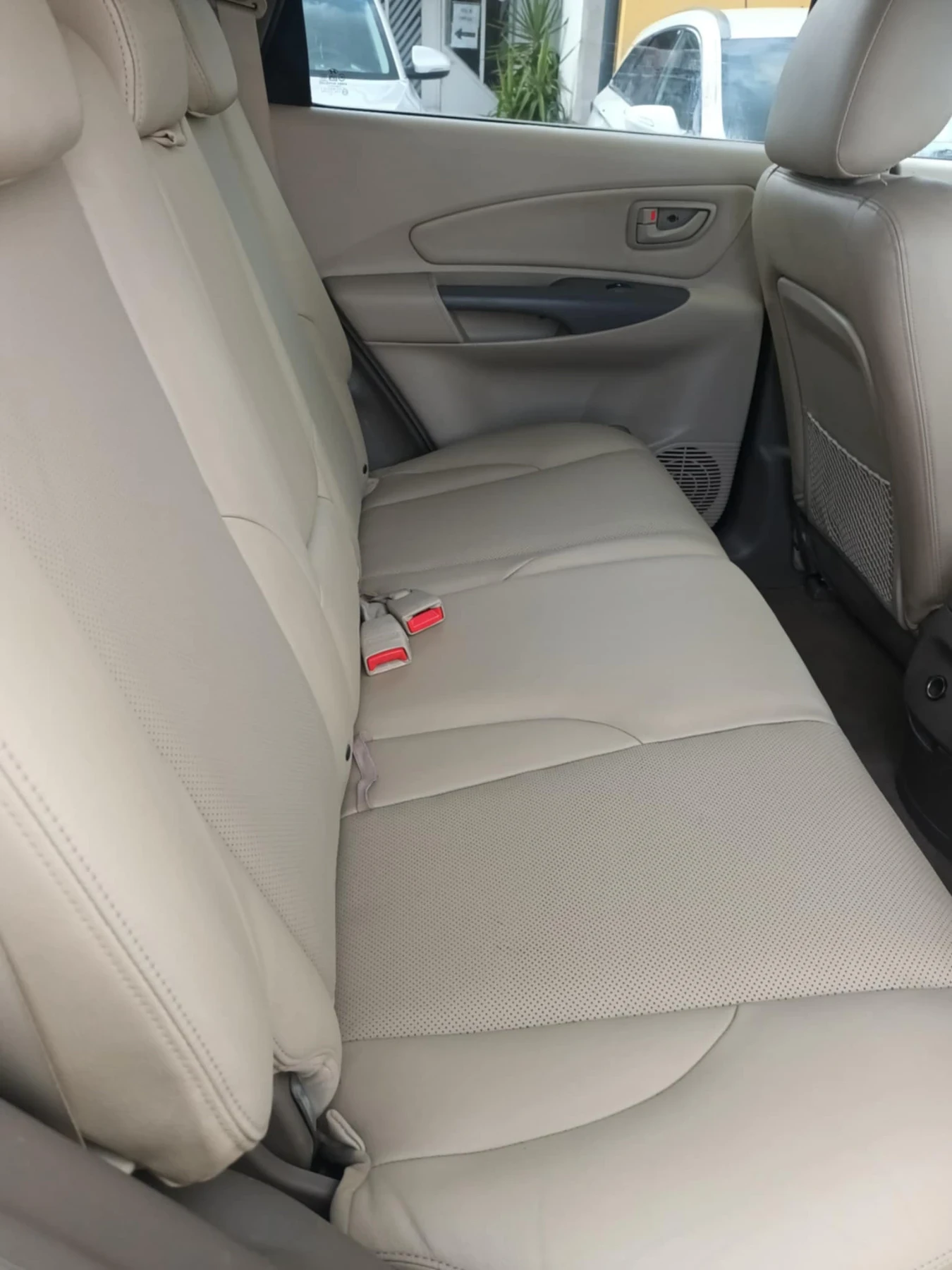 Hyundai Tucson 2.0 БЕНЗИН РЕАЛНИ КИЛОМЕТРИ  - изображение 7
