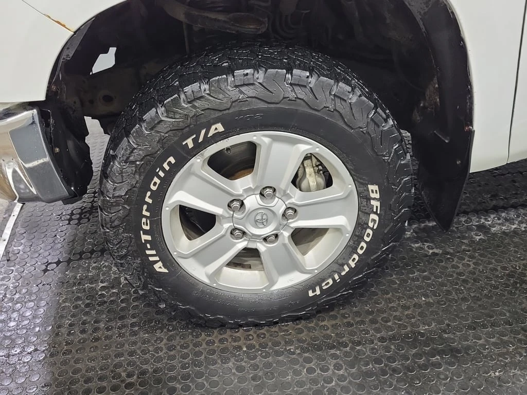 Toyota Tundra * SR5 CREW CAB STD BED * CARFAX * ��� ������������ | Mobile.bg � ����������� 17