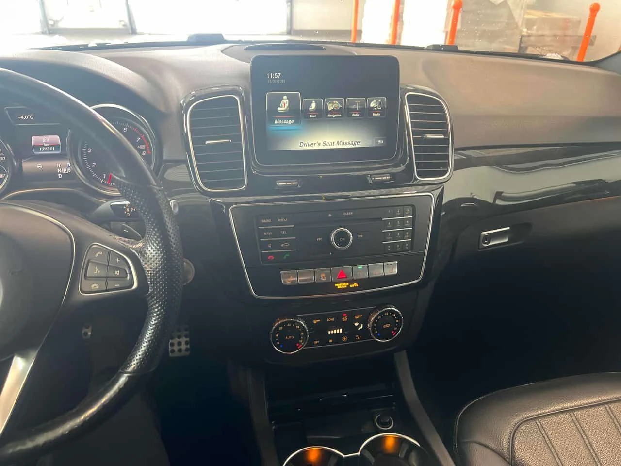 Mercedes-Benz GLE * 400 * CARFAX * ЦЕНА ДО БГ, снимка 9 - Автомобили и джипове - 53748412