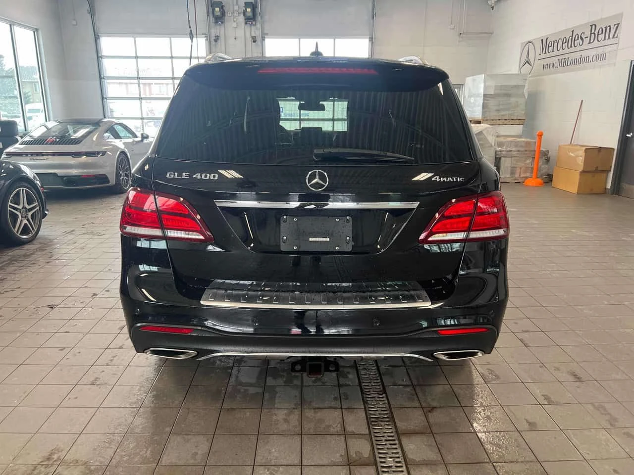 Mercedes-Benz GLE * 400 * CARFAX * ЦЕНА ДО БГ, снимка 4 - Автомобили и джипове - 53748412