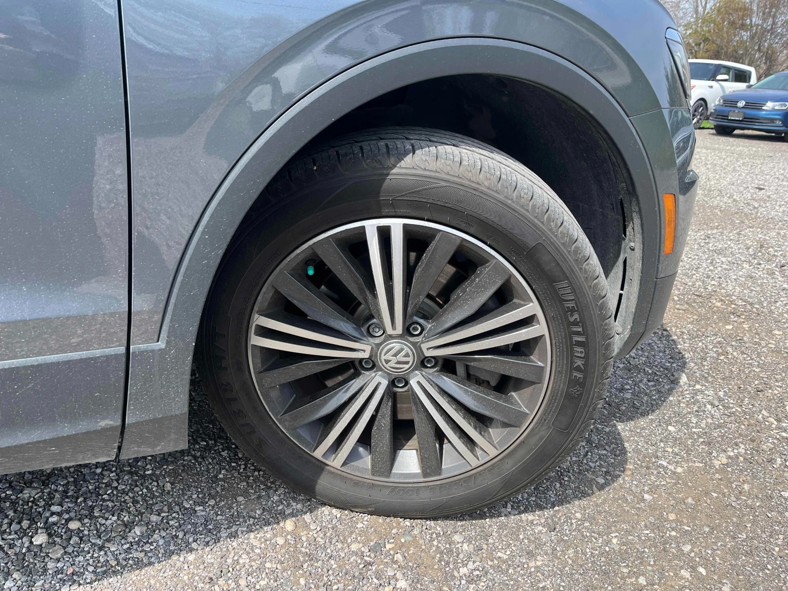 VW Tiguan Highline * * CARFAX * * Цена до БГ * * , снимка 6 - Автомобили и джипове - 54422962
