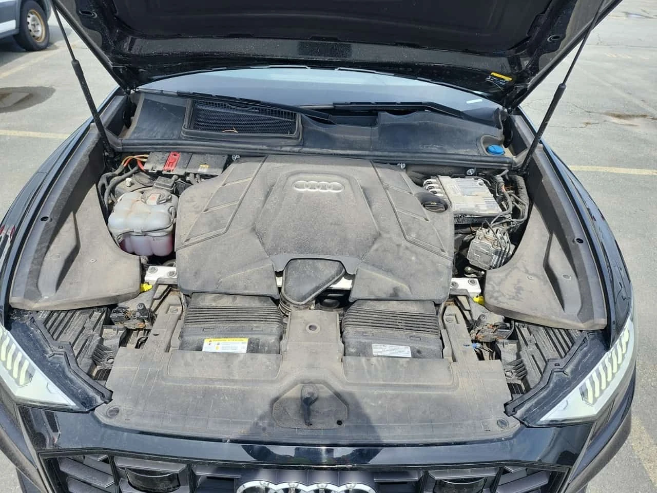 Audi Q8 * TECHNIK * CARFAX * Без инциденти * От VW * , снимка 15 - Автомобили и джипове - 54775125
