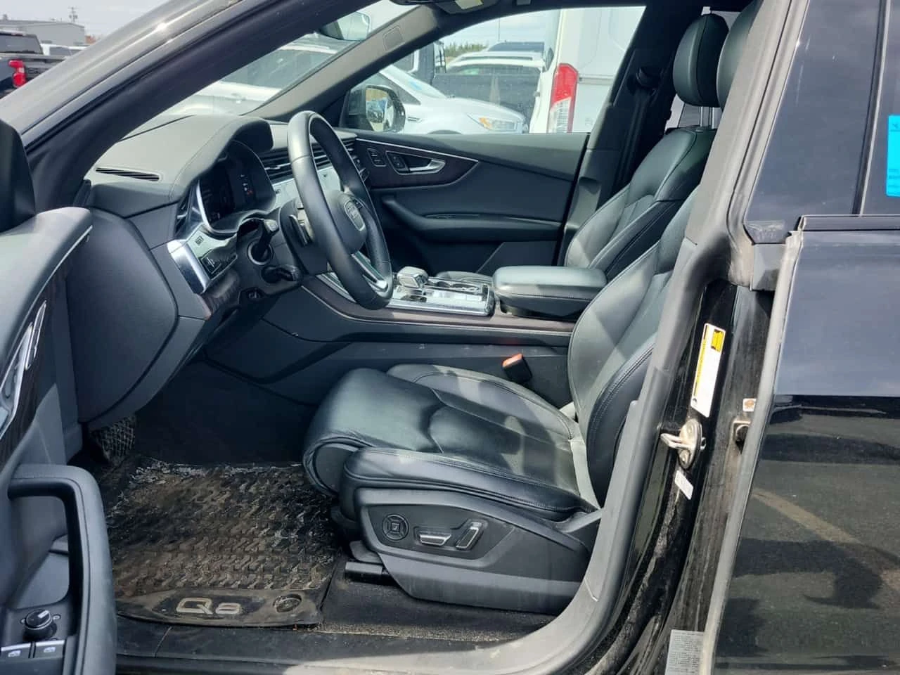Audi Q8 * TECHNIK * CARFAX * Без инциденти * От VW * , снимка 8 - Автомобили и джипове - 54775125