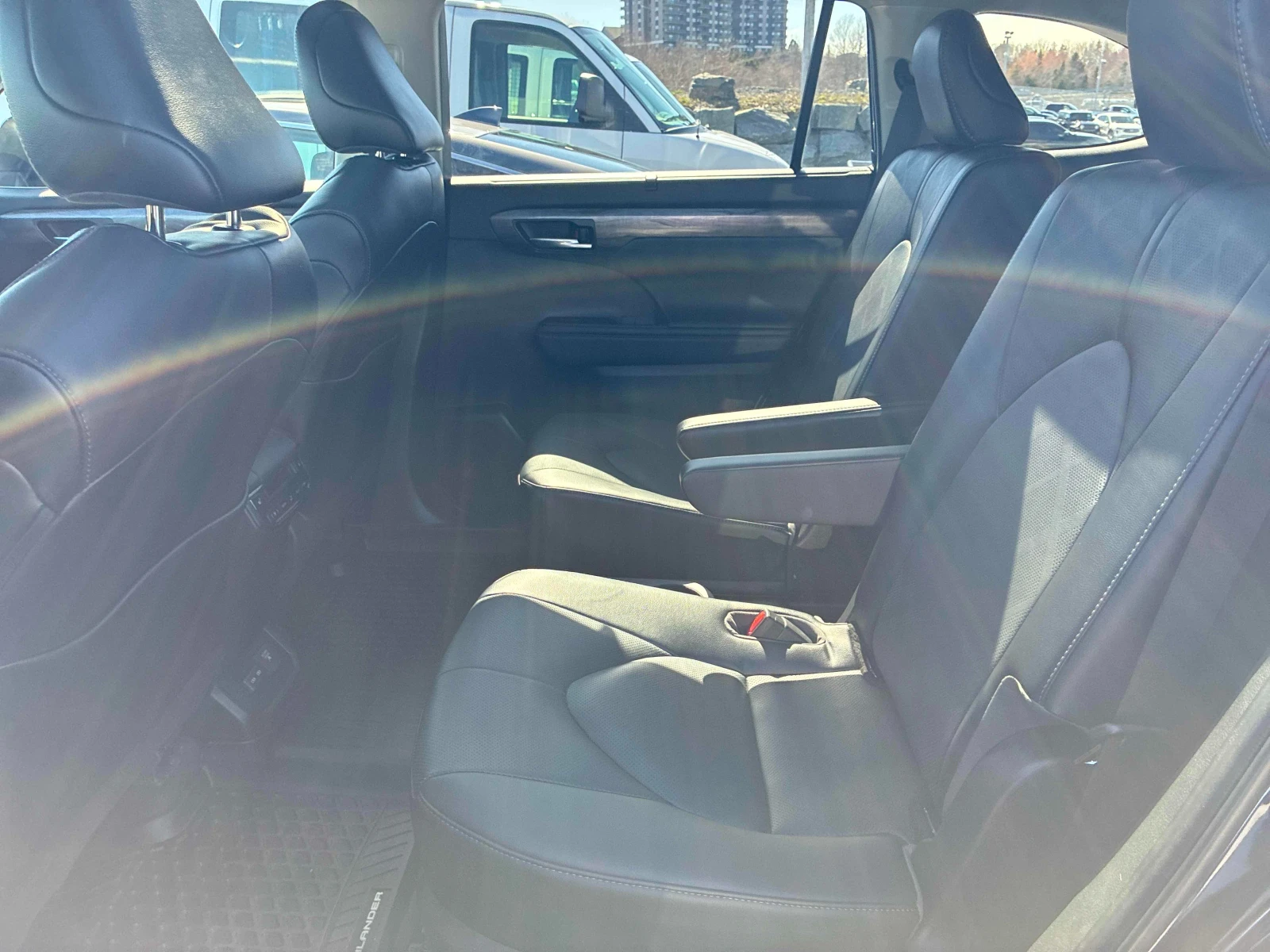 Toyota Highlander Hybrid Limited * CARFAX, снимка 7 - Автомобили и джипове - 55016189