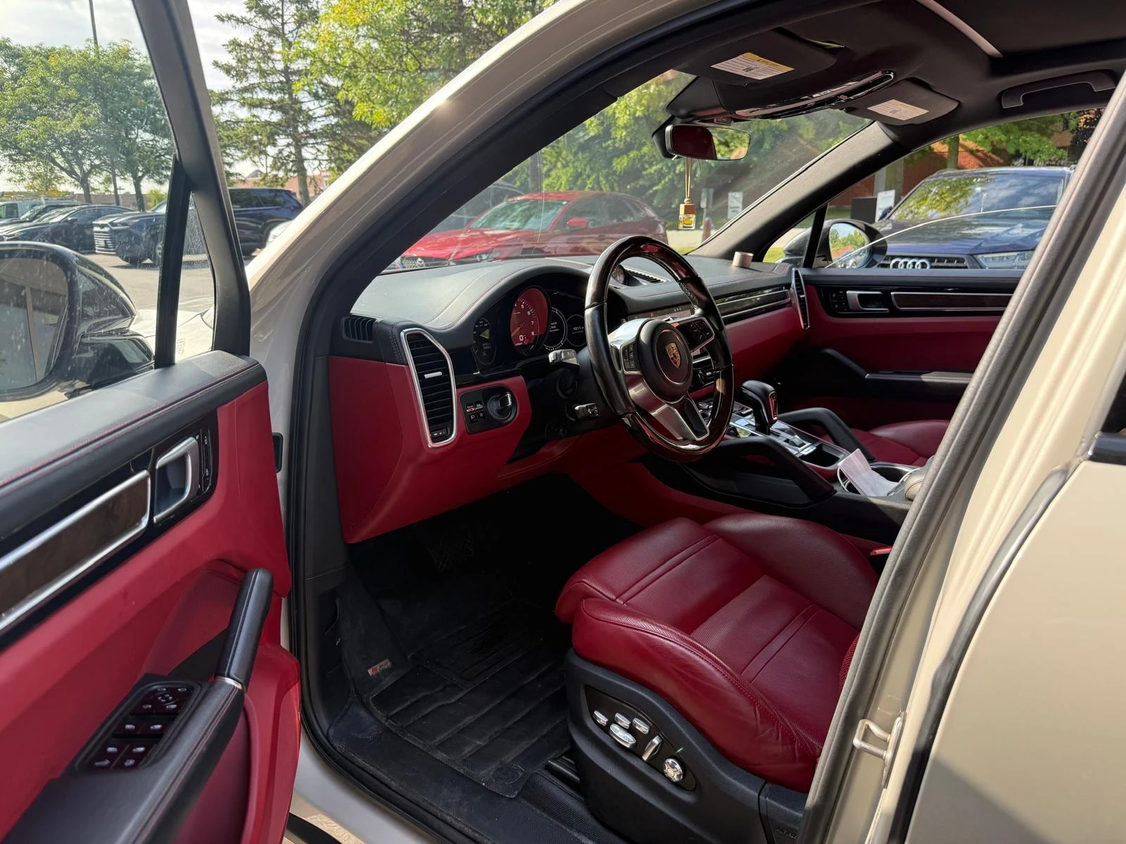 Porsche Cayenne * E Hybrid * CARFAX * ОПЦИЯ ЗА ФИНАНСИРАНЕ, снимка 5 - Автомобили и джипове - 56156386