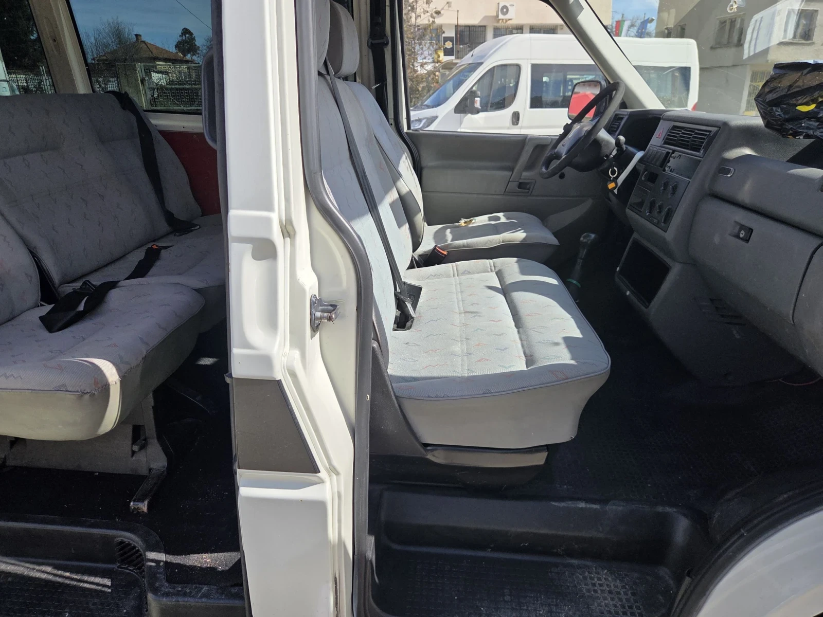 VW Transporter 8+ 1 2.5 102 кс* КЛИМА * МАКСИ , снимка 9 - Бусове и автобуси - 53768704