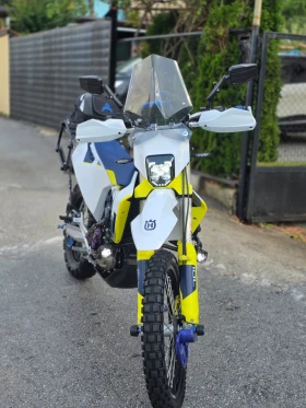     Husqvarna Svartpilen 701 Enduro (  )