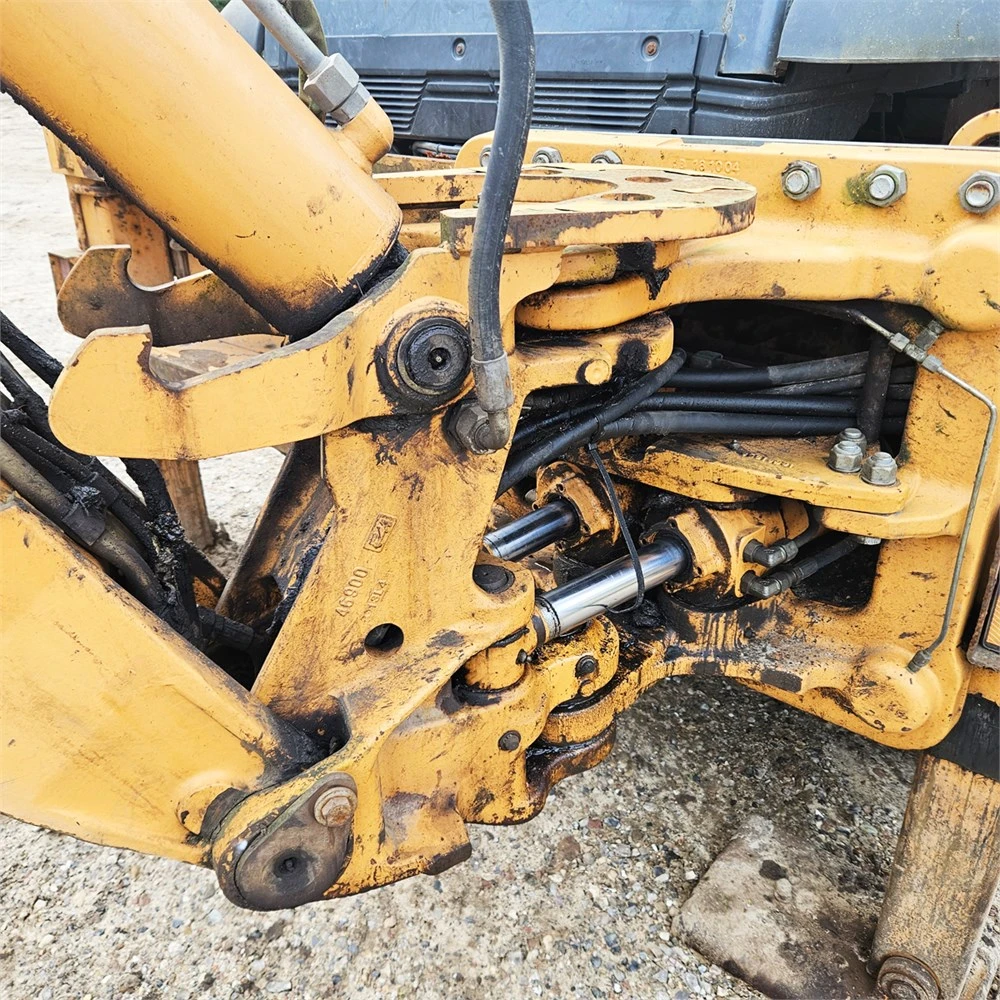 Багер Case  695 Super R, снимка 4 - Индустриална техника - 53917810