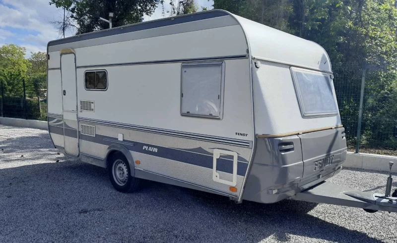 Каравана Fendt 470 Platin, снимка 4 - Каравани и кемпери - 50334603