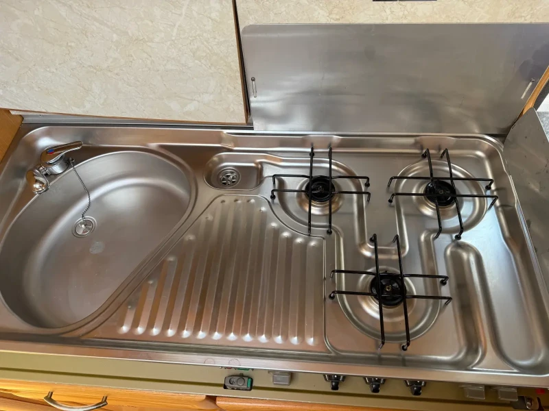 Каравана Fendt 470 Platin, снимка 10 - Каравани и кемпери - 50334603