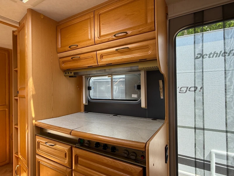 Каравана Fendt 470 Platin, снимка 9 - Каравани и кемпери - 50334603