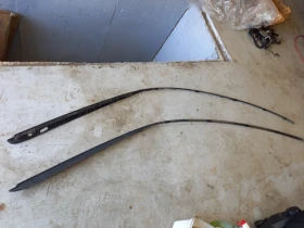 Лайсна дясна челно стъкло Мерцедес А180 W169 4врати 