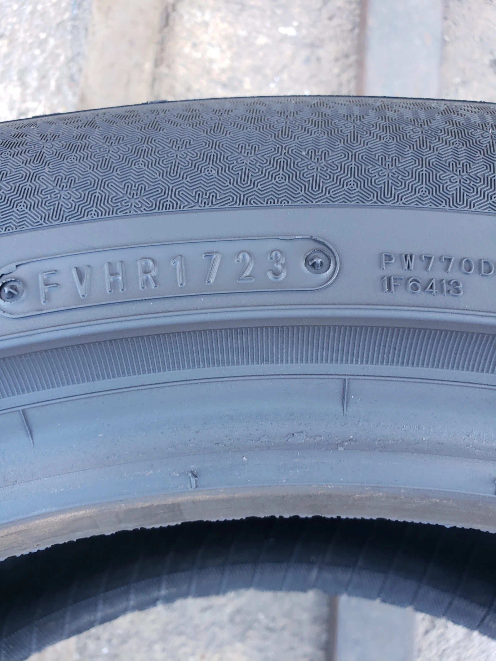 Гуми Зимни 245/50R18, снимка 7 - Гуми и джанти - 56095890