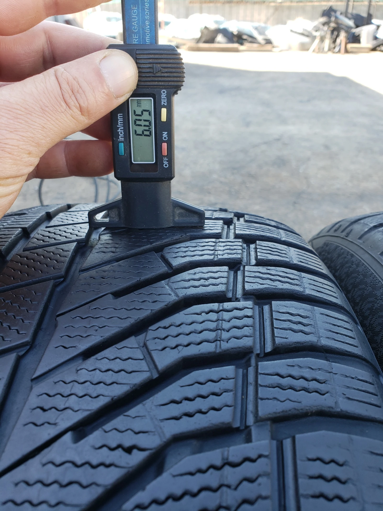 Гуми Зимни 245/50R18, снимка 8 - Гуми и джанти - 56095890