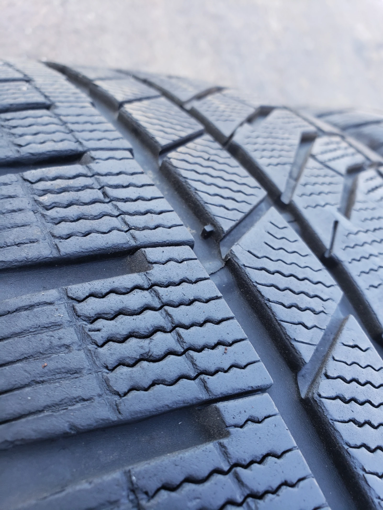 Гуми Зимни 245/50R18, снимка 5 - Гуми и джанти - 56095890