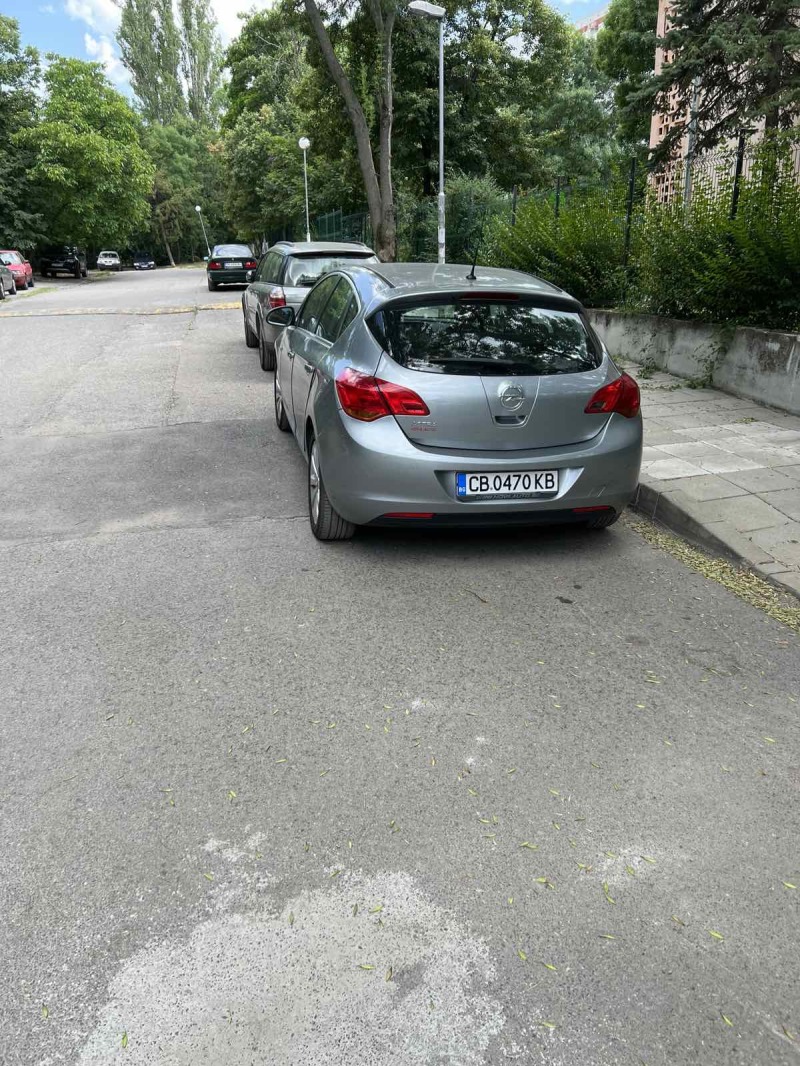 Opel Astra, снимка 2 - Автомобили и джипове - 46190711